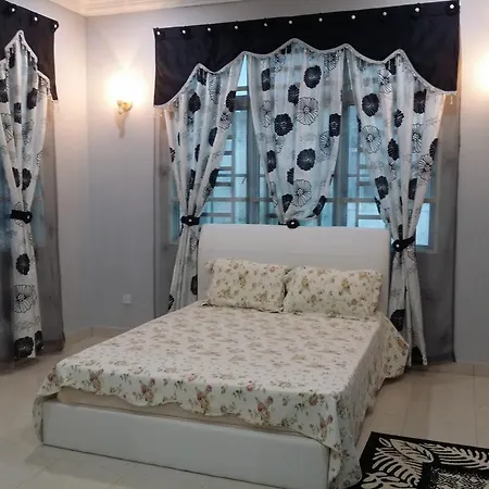 The Louvre Moslim Homestay Sungai Petani Exterior photo